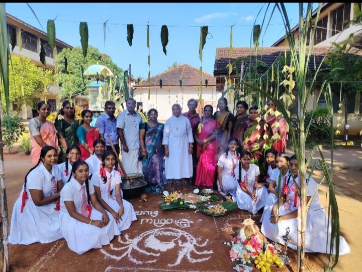 இறம்பைக்குளம் மகளிர் மகா வித்தியாலயத்தில் பாரம்பரிய முறைப்படி கோலாகலமாக நடைபெற்ற தைப்பொங்கல் விழா!